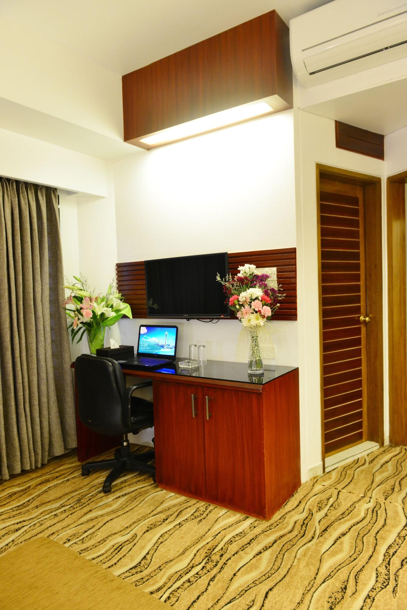 Amazon Lilly Lake View Residence Dhaka Esterno foto